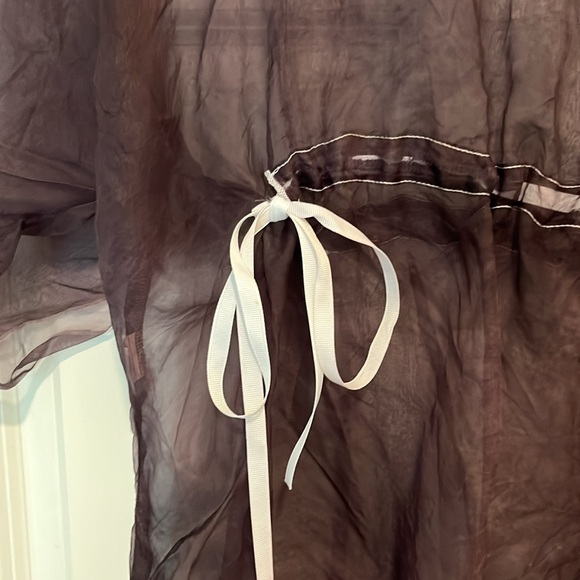 Beautiful Cynthia Ashby layering top - Picture 5 of 6